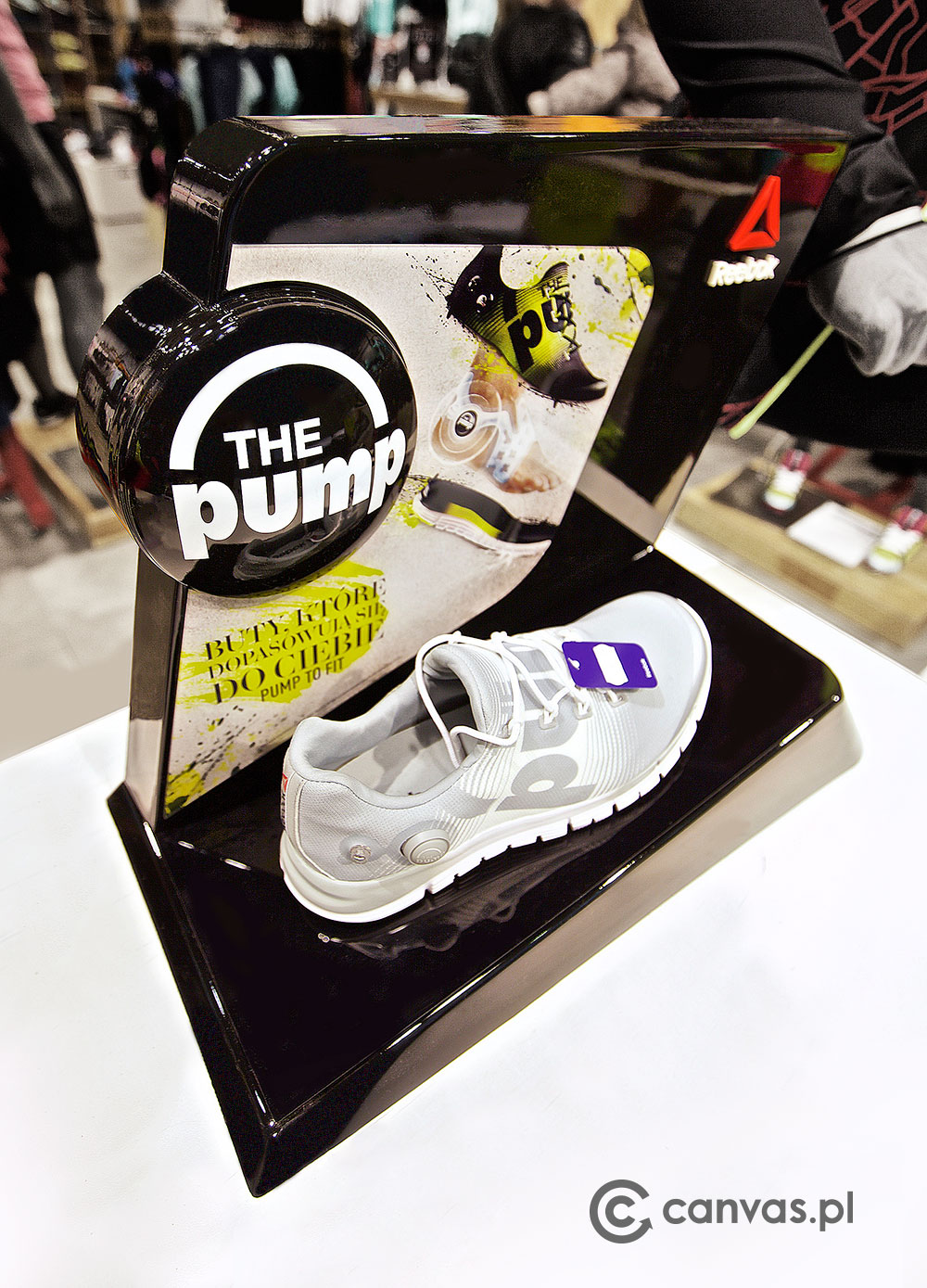 Stand reklamowy Reebok „The Pump”