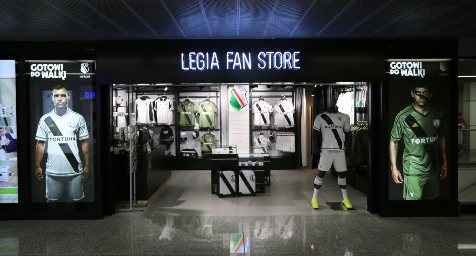 Meble/regały sklepowe – Legia