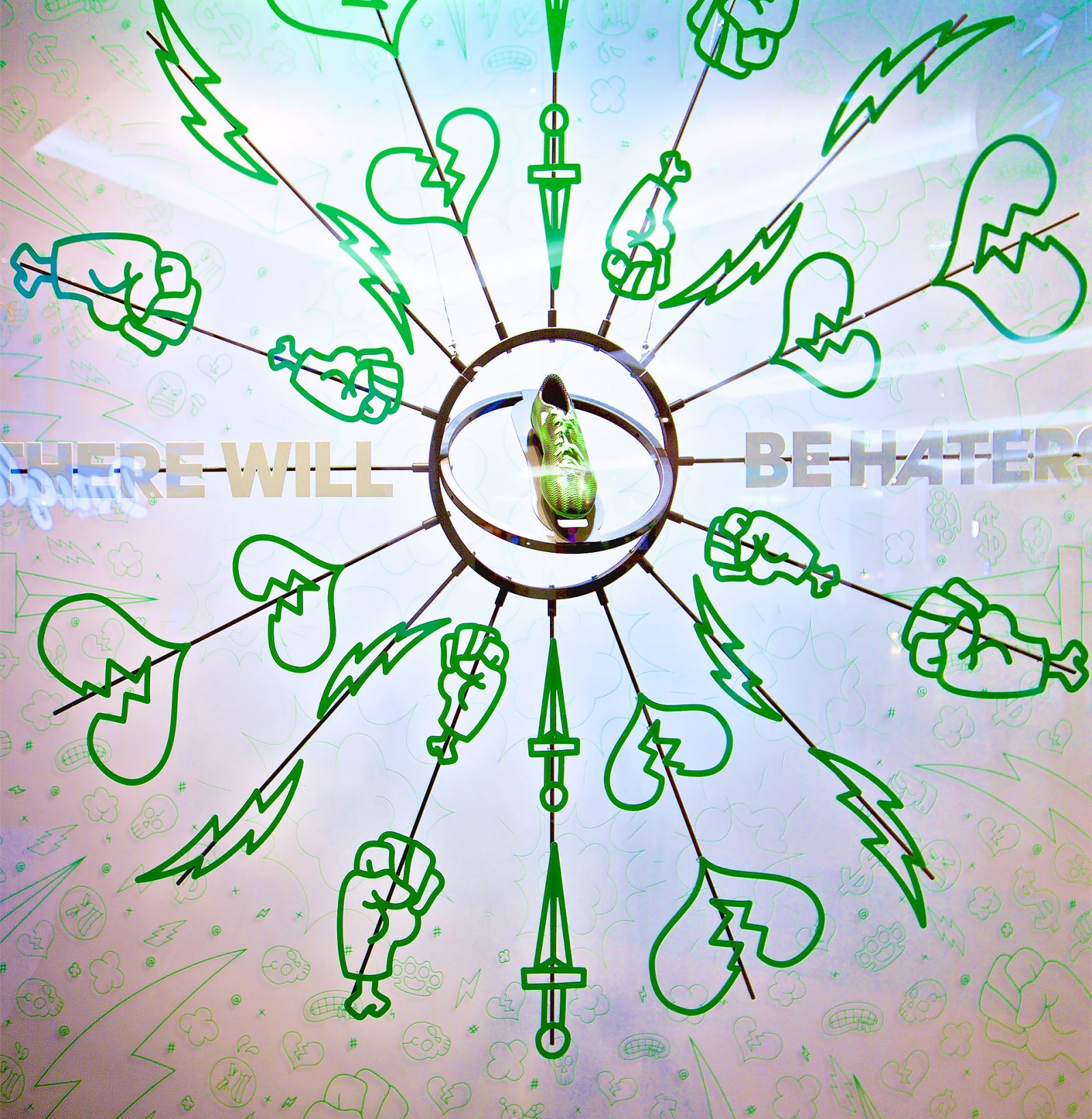 Instalacja przestrzenna/projekt witryny sklepowej – Legia